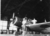 写真7-15 北伊勢飛行場格納庫内部と中島九七式戦闘機